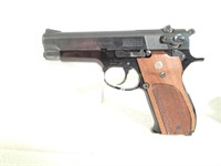 Smith & Wesson Model 39 Pistol