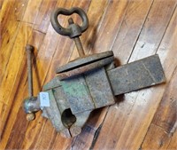 Vintage Iron Bench Vice