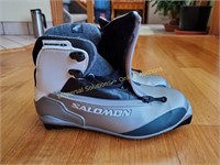 Salomon Women’s Ski Boots – Size 6.5