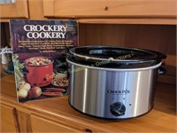 Crock Pot & Recipe Books