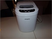 Igloo Tabletop Ice Maker Model 1023-Works Great