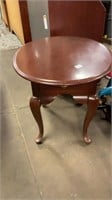 Vintage oval Broyhill accent table