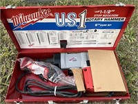 MILWAUKEE 1.1/2" STOP ROTATION ROTARY HAMMER -