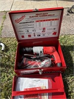MILWAUKEE 1/2" MAGNUM HAMMER DRILL WITH METAL