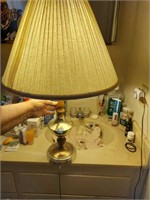Brass accent lamp