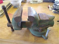 Dunlap Bench Vise with 3.5 inch Jaw