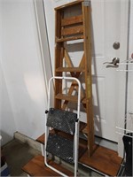 5 ft Wood & Folding 2 Step Ladders