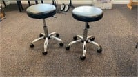 PAIR OF CHROME AND LEATHER TOP ADJUST. BAR STOOLS