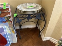 CUTE LITTLE PLANTER STAND / SIDE TABLE