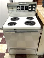 Frigidaire deluxe stove/oven