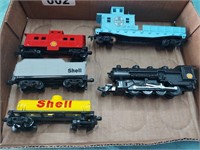Lot of 5 HO Scale "Shell" & Santa Fe Model