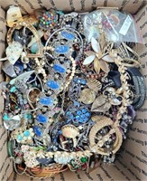 TREASURE HUNT BULK JEWELRY w/VINTAGE PIECES