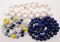 SET! VINTAGE WHITE BEADED NECKLACE WITH GOLD