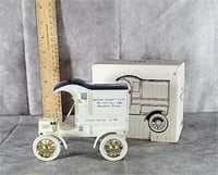 1905 DELIVERY CAR DIE CAST LOCKING COIN BANK