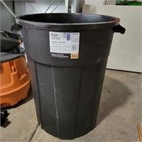 32gal outdoor trash can(handle is cracked)