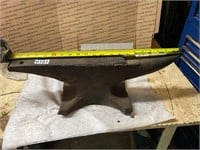 Large anvil - sizes in pics
