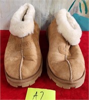 227 - PAIR OF LINED BOOTS (A7)