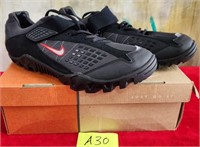 227 - PAIR OF RUNNING SHOES SIZE 13.5 (A30)
