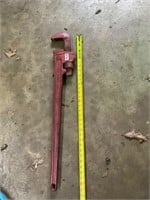 Rigid 32” pipe wrench