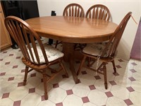 Maple table w/4 chairs