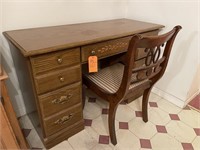 5 drawer desk & chair