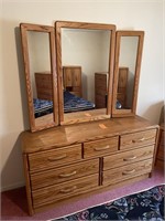 7 drawer oak dresser w/attached mirror