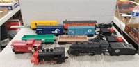 Tray Of Assorted Lionel Train Cars & More