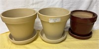 3  flower pots with bottoms - nice condition
