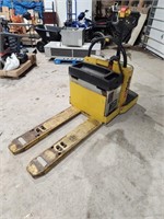 Battery Operated Pallet Mover 330hrs.