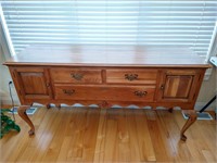 Ethan Allen Queen Anne Style Buffet