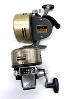 (2) Vintage Fishing Reels : Vicking F120 and