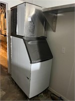 MANITOWOC 400 LB AIR COOLED ICE MACHINE SY0424A