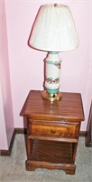 1-Drawer Nitestand w/ Table Lamp