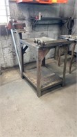 SMALL STEEL WORKBENCH WITH VISE