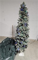 Skinny Christmas tree with bag 6'