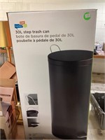 Honey Can Do 30L step trash can