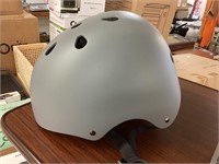 Child’s Medium grey helmet