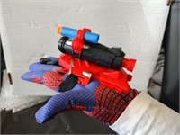 Spiderman Soft Dart Shooter w/Extra Darts