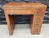 Sewing Machine/Desk