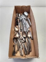 Lot silverware plate utensils