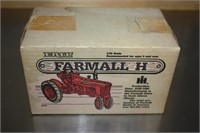 1/16 scale Farmall H (in box)