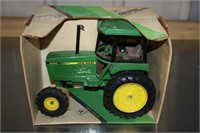 John Deere 2550 Utility Tractor (in box)