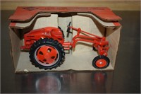1/16 scale Allis Chalmers G (in box)