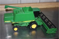 John Deere 9500 Combine (no box)