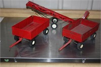 2 Wagons and a Conveyor