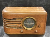Antique DeWald Tube Radio