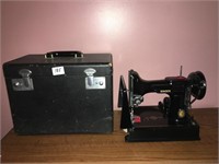 Singer featherweight sewing machine w/case and acc