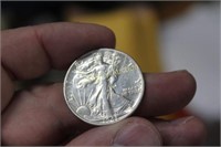 1943 SILVER WALKING LIBERTY HALF DOLLAR