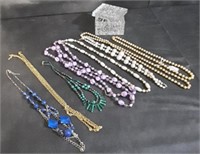 Necklaces & Trinket Dish (9 Pieces)