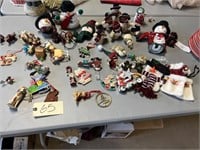 LARGE LOT OF CHRISTMAS DECOR SEE PICTURES